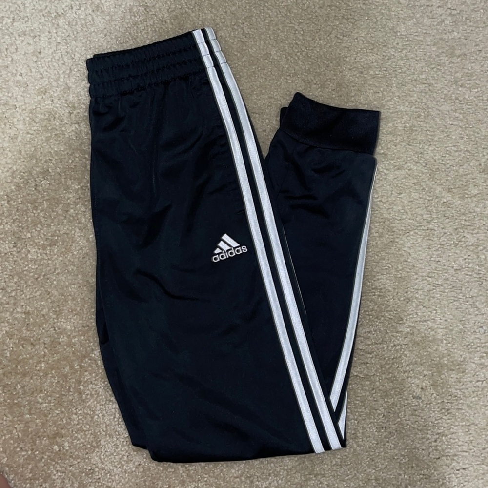 Medium 10/12 adidas joggers